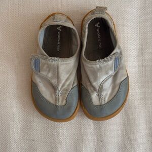 Vivobarefoot Gaia sneaker. EUR 25.